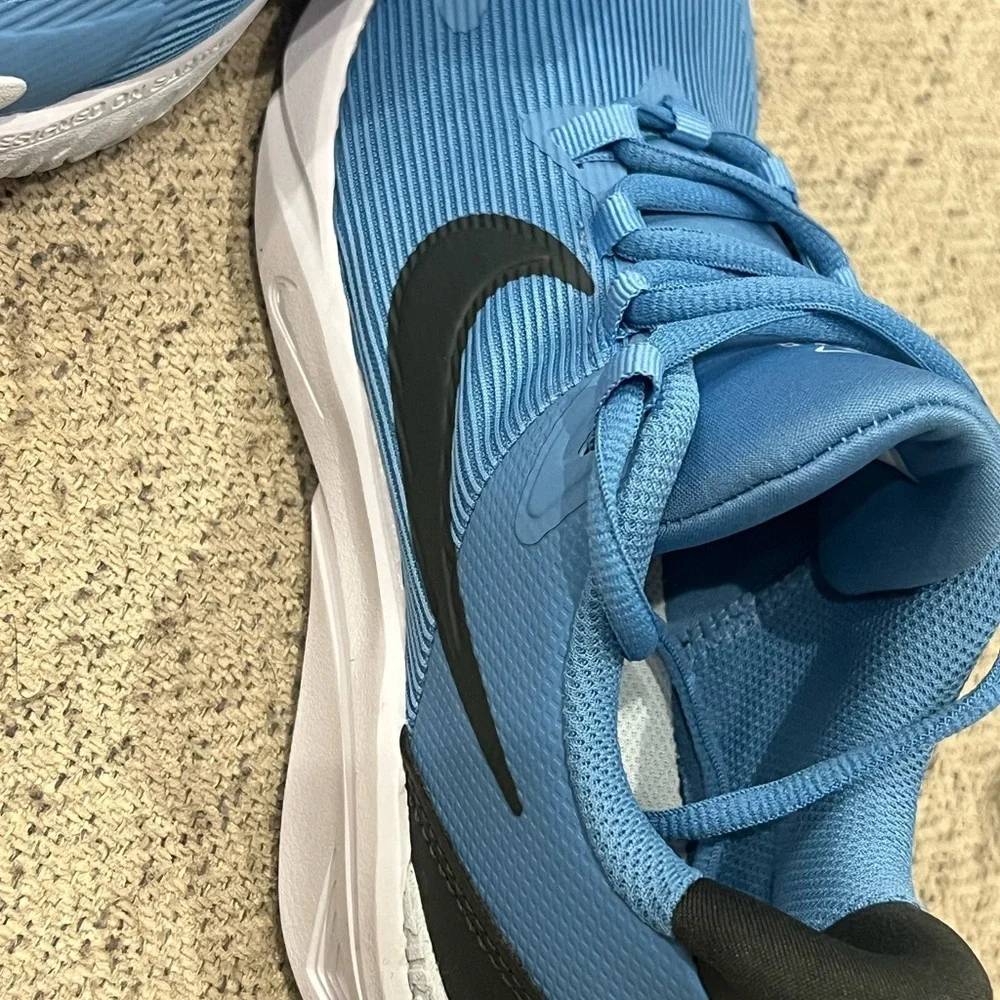 Kids Nike Blue Athletic Shoes Size 4.5